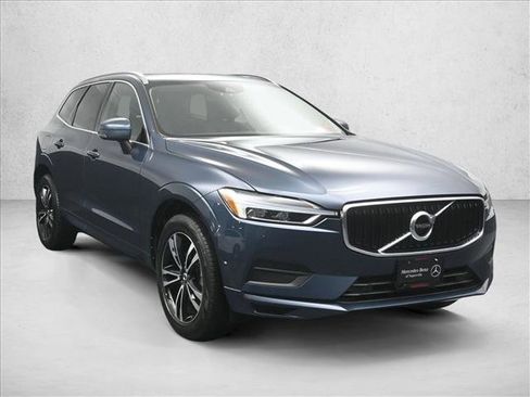 Used 2018 Volvo XC60 T5 Momentum w/ Convenience Package image 4