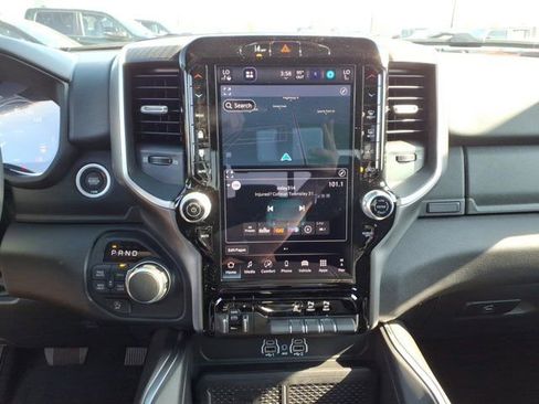 New 2026 RAM 1500 4x4 Crew Cab image 7