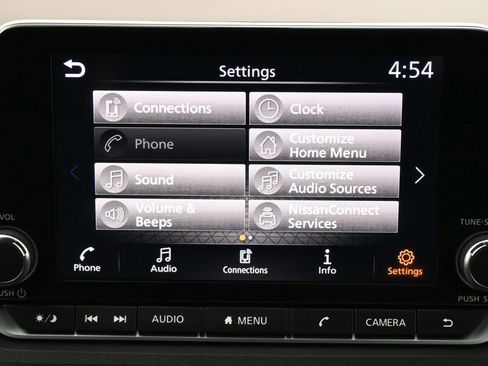 Used 2023 Nissan Rogue SV FWD image 9