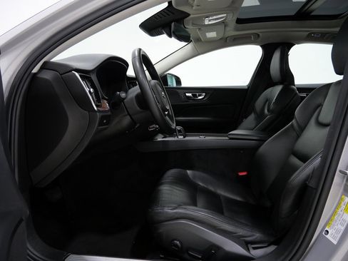 Used 2024 Volvo S60 B5 Plus image 13