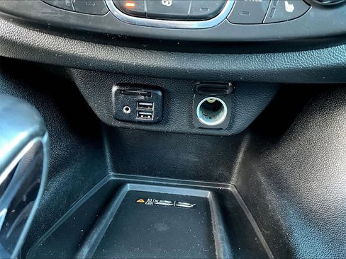 Used 2023 Chevrolet Traverse High Country image 17