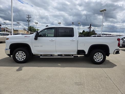 Used 2024 Chevrolet Silverado 2500 LT AWD/4WD image 6