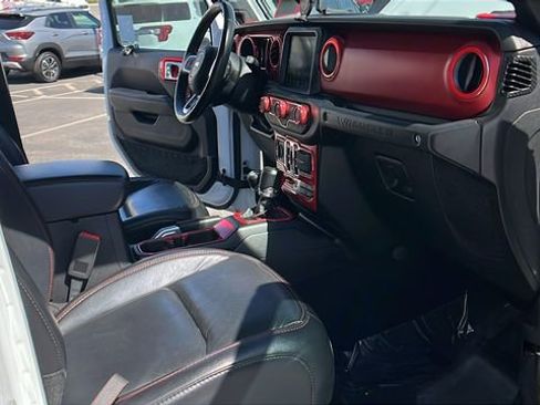 Used 2018 Jeep Wrangler Unlimited Rubicon AWD/4WD image 14