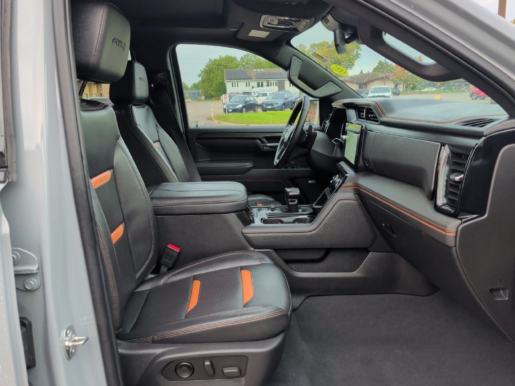 Used 2025 GMC Sierra 1500 AT4 w/ AT4 Preferred Package AWD/4WD image 37