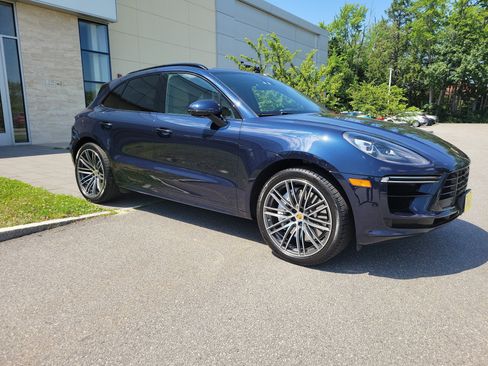 Used 2021 Porsche Macan Turbo AWD/4WD image 9