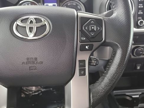 Used 2021 Toyota Tacoma SR5 AWD/4WD image 27