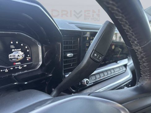 Used 2025 GMC Sierra 1500 SLT RWD image 18