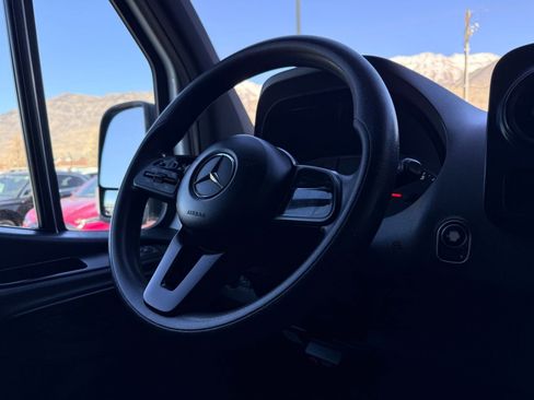 Used 2019 Mercedes-Benz Sprinter 170 Cargo image 9