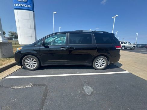 Used 2012 Toyota Sienna Limited w/ Premium Pkg AWD/4WD image 3