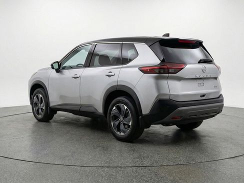 Used 2025 Nissan Rogue SV image 6