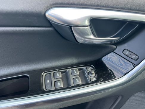 Used 2015 Volvo XC60 T5 image 8