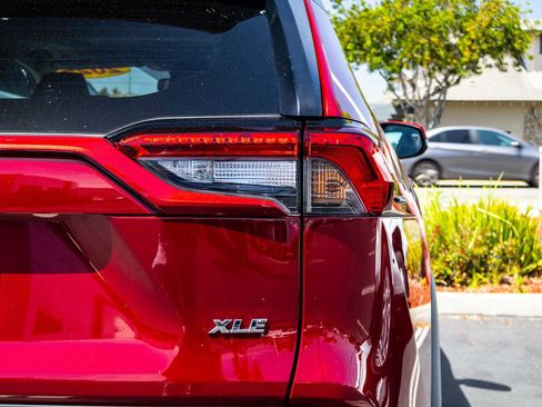 Certified 2025 Toyota RAV4 XLE w/ Convenience Package FWD image 11