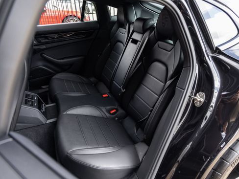 Certified 2025 Porsche Panamera image 35