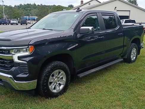 Used 2023 Chevrolet Silverado 1500 LT AWD/4WD image 3