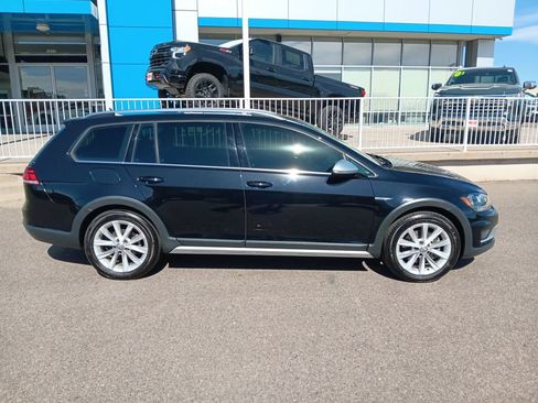 Used 2019 Volkswagen Golf Alltrack S AWD/4WD image 6