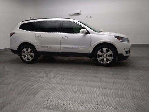 Used 2017 Chevrolet Traverse Premier FWD image 11