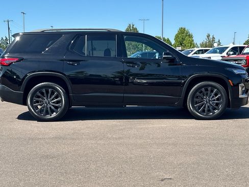 Used 2022 Chevrolet Traverse RS w/ LPO, Cargo Package AWD/4WD image 3