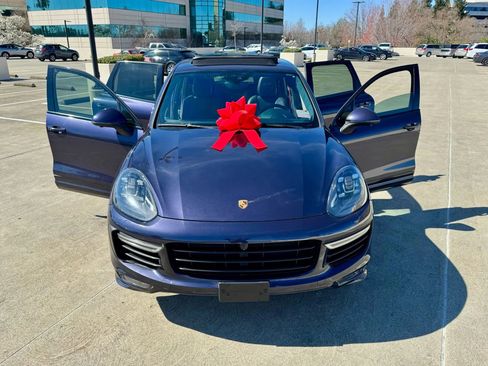 Used 2018 Porsche Cayenne GTS w/ Premium Package Plus AWD/4WD image 43