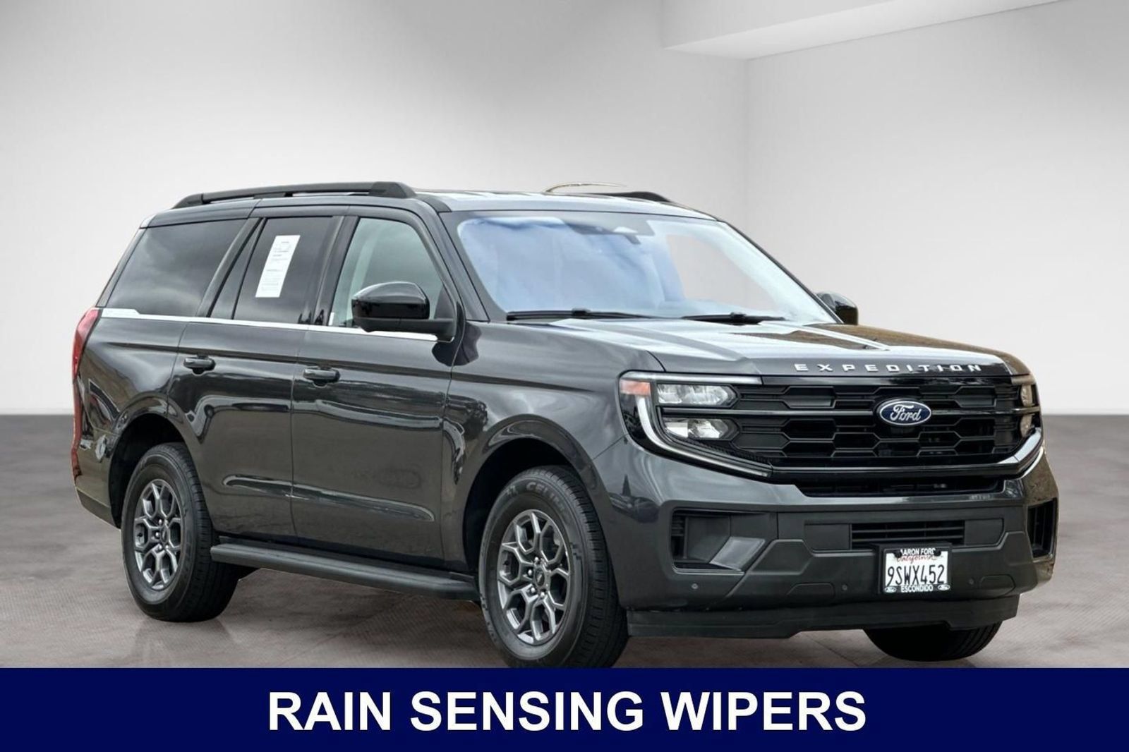 Used 2025 Ford Expedition Active AWD/4WD image 8