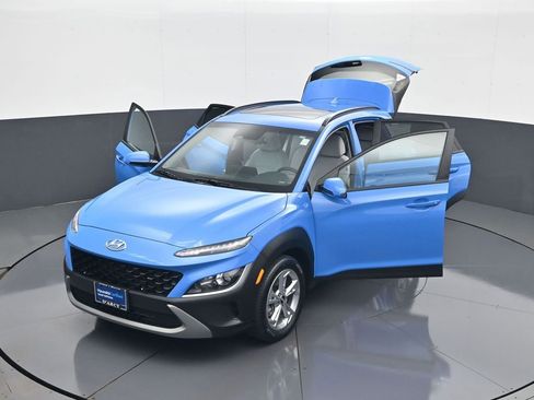 Certified 2022 Hyundai Kona SEL w/ Convenience Package image 30