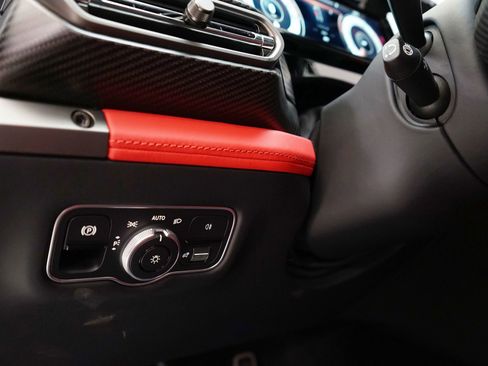 Used 2025 Aston Martin Vanquish image 15