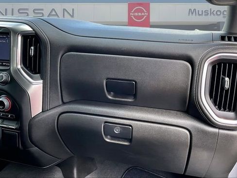 Used 2022 Chevrolet Silverado 1500 LT image 24