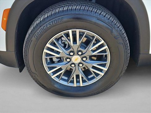 Used 2026 Chevrolet Traverse LT w/ Driver Confidence Package FWD image 30