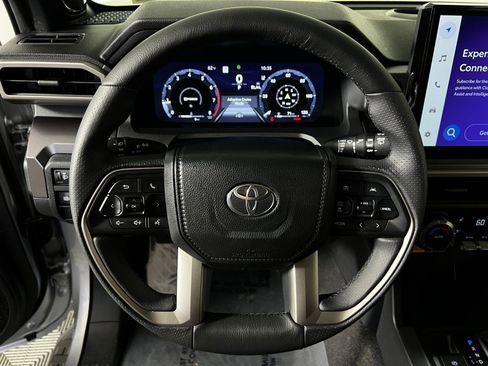 Certified 2025 Toyota 4Runner TRD Off-Road Premium w/ Tow Technology Package image 16