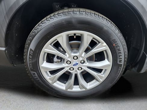 Used 2022 Ford Explorer Limited AWD/4WD image 9