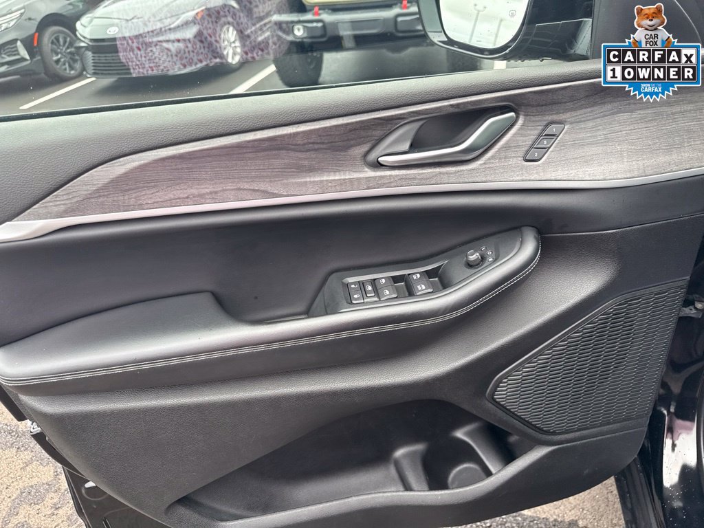 Used 2023 Jeep Grand Cherokee Limited AWD/4WD image 17