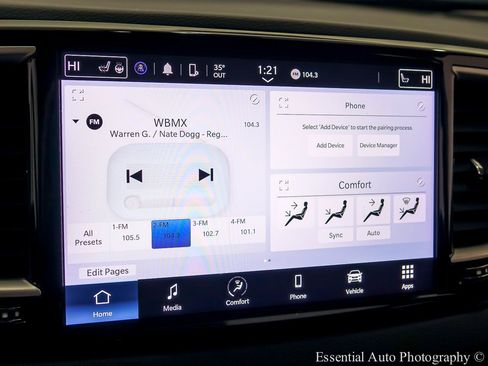 Used 2024 Chrysler Pacifica Touring-L FWD image 21