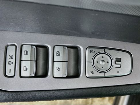 Used 2025 Hyundai Palisade SEL FWD image 15