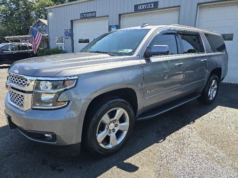 Used 2018 Chevrolet Suburban LT AWD/4WD image 1