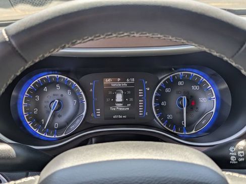 Used 2023 Chrysler Voyager LX FWD image 14