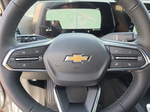 New 2027 Chevrolet Equinox LT w/ Convenience Package II FWD image 32