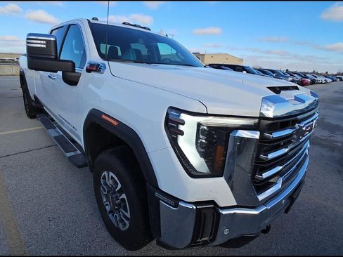 Used 2024 GMC Sierra 2500 SLT w/ SLT Premium Package image 4