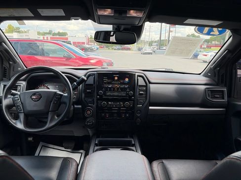Used 2021 Nissan Titan PRO-4X w/ Pro-4x Convenience Package AWD/4WD image 15