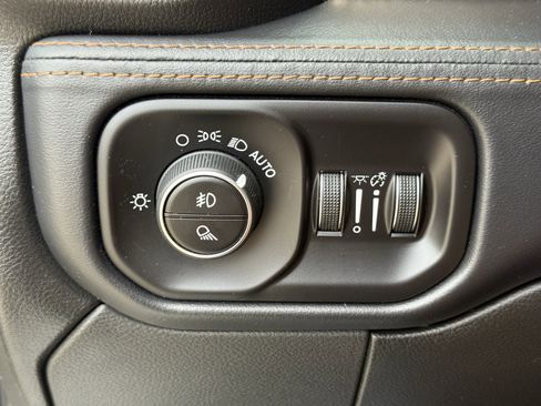 Used 2019 RAM 3500 Limited image 25