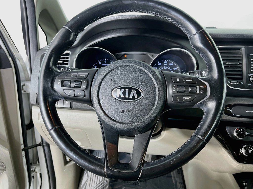 Used 2021 Kia Sedona EX FWD image 13