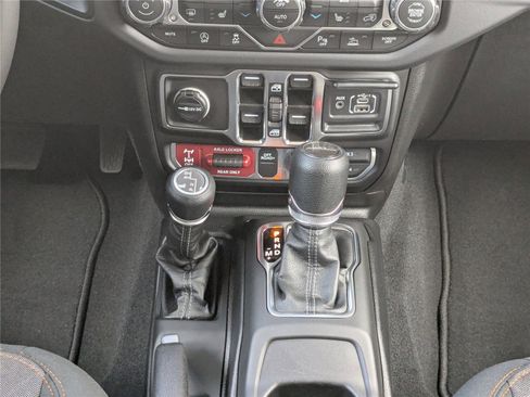 New 2025 Jeep Gladiator Mojave w/ Steel Bumper Group image 18