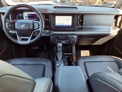 Used 2023 Ford Bronco Badlands w/ Sasquatch Package image 19