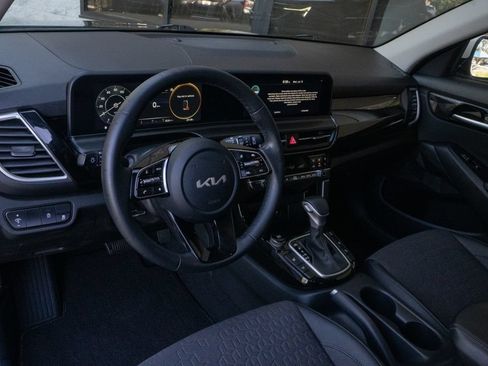Used 2024 Kia Seltos S AWD/4WD image 9