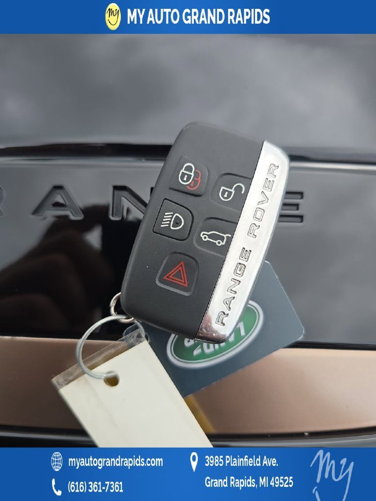 Used 2019 Land Rover Range Rover Velar R-Dynamic SE AWD/4WD image 36