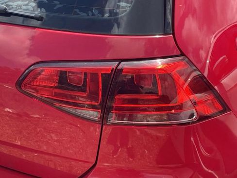 Used 2017 Volkswagen Golf 4-Door FWD image 6