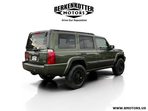 Used 2008 Jeep Commander Sport image 3