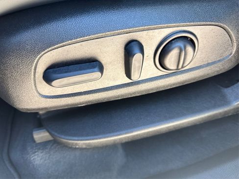 Certified 2024 Buick Enclave Essence image 25