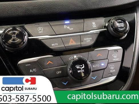 Used 2019 Chrysler Pacifica Touring Plus w/ S Appearance Package FWD image 24
