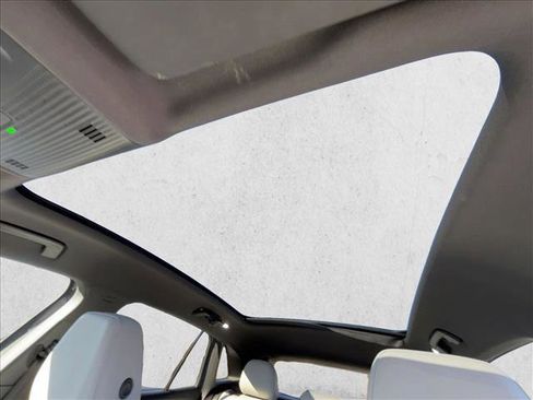 Used 2023 Volkswagen ID.4 Pro S Plus image 15