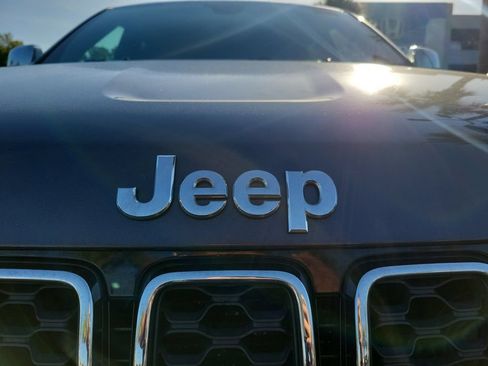 Used 2019 Jeep Grand Cherokee Limited AWD/4WD image 7