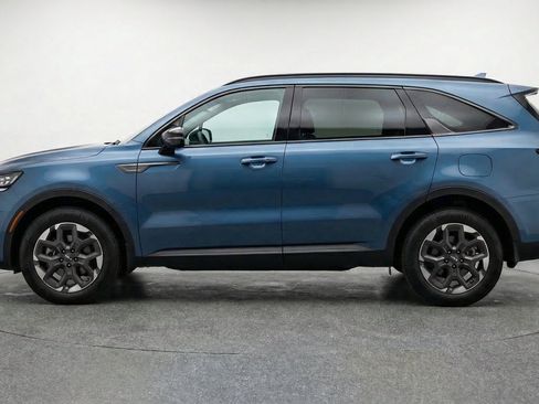 Used 2024 Kia Sorento S AWD/4WD image 5